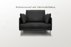 Polstersessel mit Armlehnen und Lederbezug
