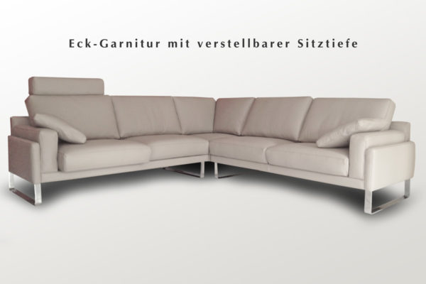 Große Eckgarnitur mit Edelstahlkufen