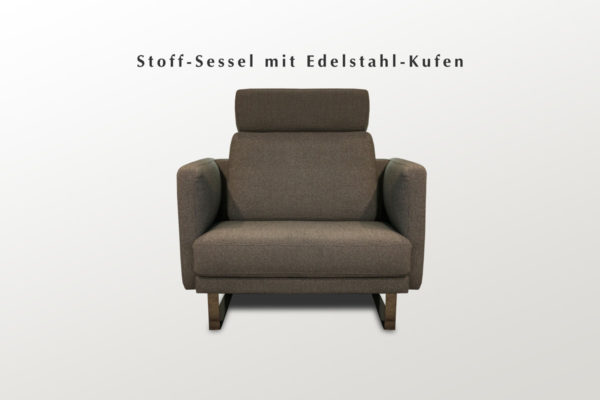 Stoffsessel mit braunem Bezug