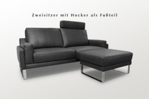 Sofa mit Liegefunktion und Hocker